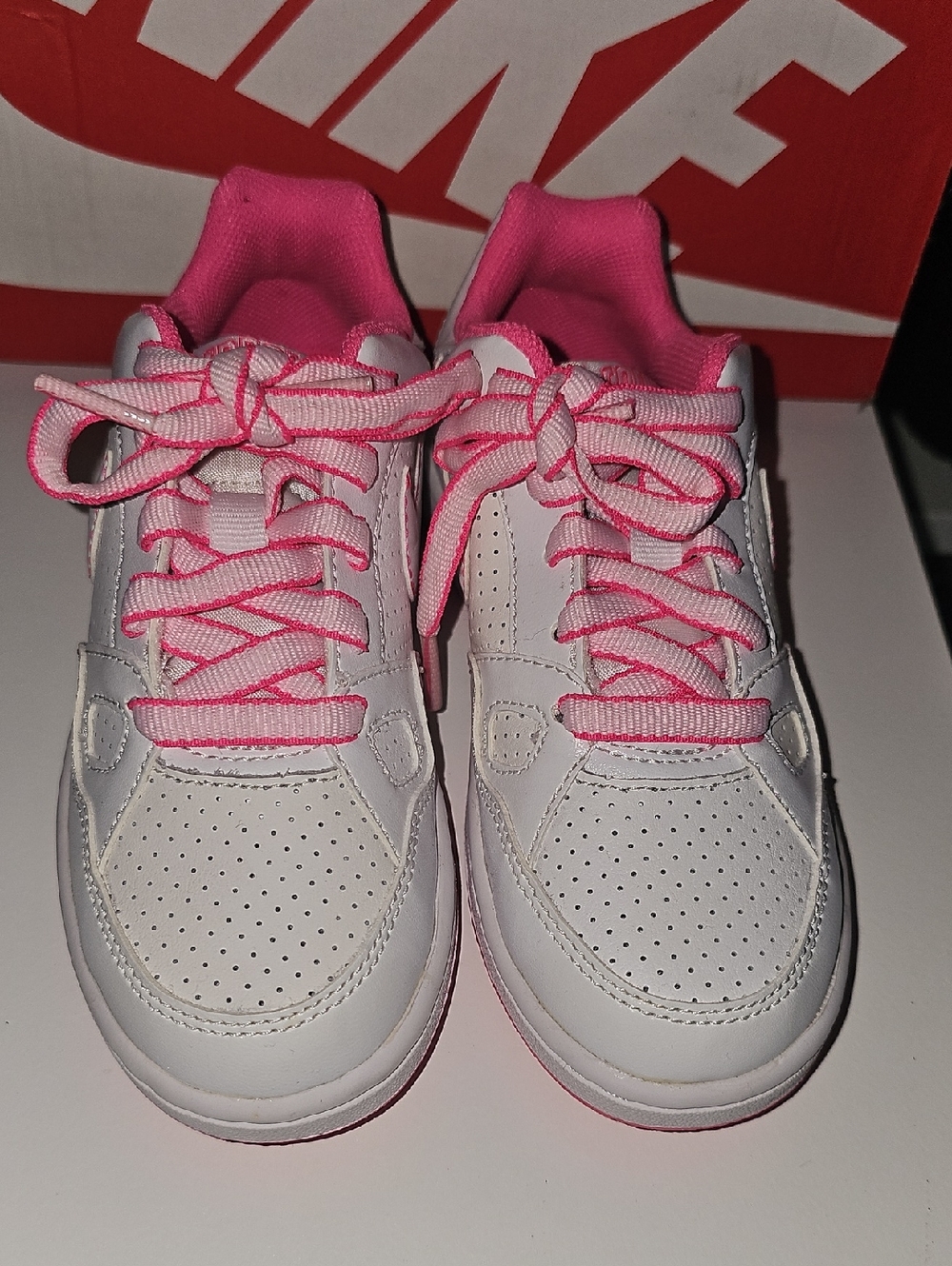Nike Kids White and Pink Classic Low-Top Sneakers